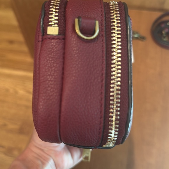 HENRI BENDEL Phone Wallet Crossbody EUC - Picture 5 of 14